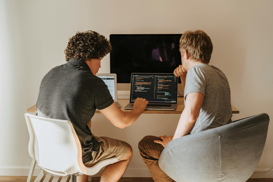 Hire an app Developer with proper problem solving skills and capabilities